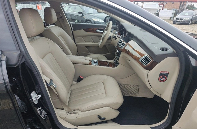 Mercedes-Benz CLS cena 92900 przebieg: 286259, rok produkcji 2014 z Częstochowa małe 529